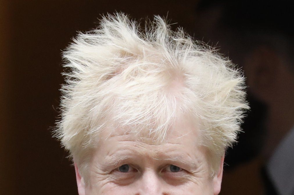 El primer ministro británico, Boris Johnson&nbsp; reacciona al irse de 10 Downing Street&nbsp;