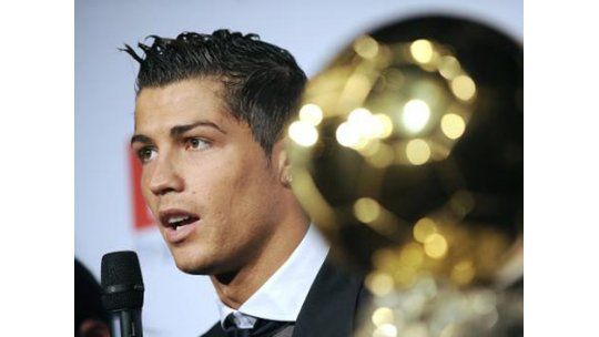 Una para Cristiano: recibe premio especial al mejor jugador