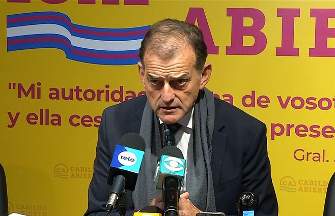 manini-firmas-plebiscito-mayo.jpg