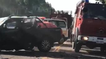 dos muertos y 9 heridos tras choque frontal entre vehiculo del inr y una camioneta brasilena