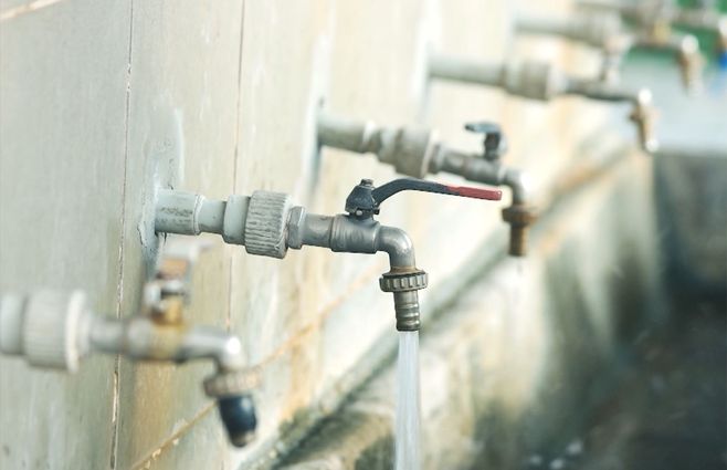 El agua de OSE "es potable pero tiene una luz amarilla encendida", dijo director de la Ursea por la oposición