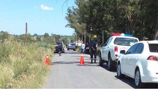 auto quemado, con cadaver adentro