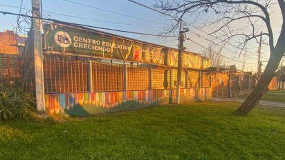 cerro el colegio creciendo en el barrio penarol; asistian mas de 100 alumnos