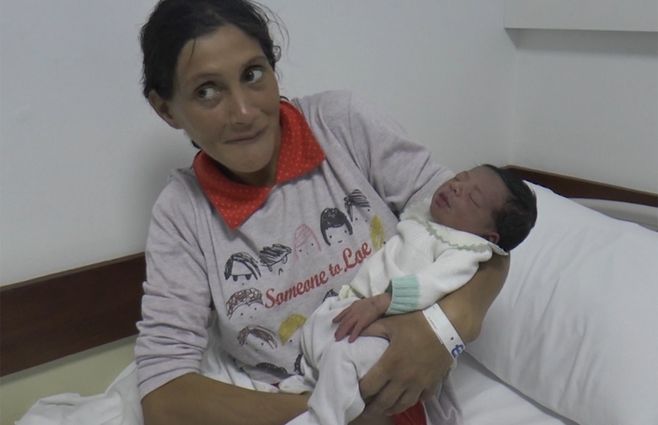 mujer-parto-durazno.jpg