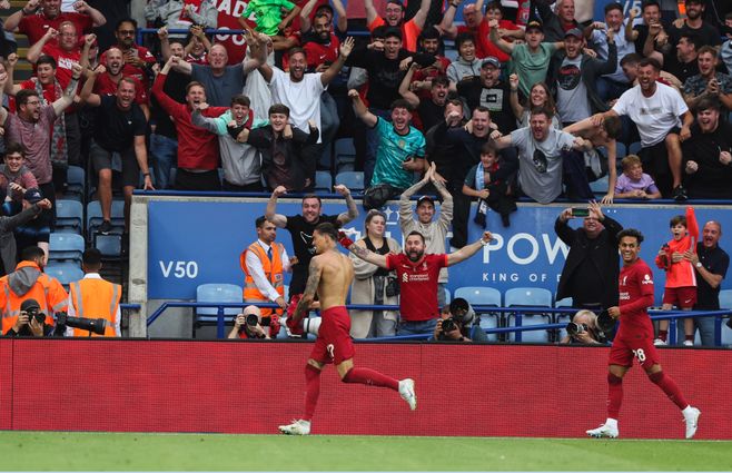 Darwin Núñez festeja su primer gol oficial en Liverpool. Foto: AFP.