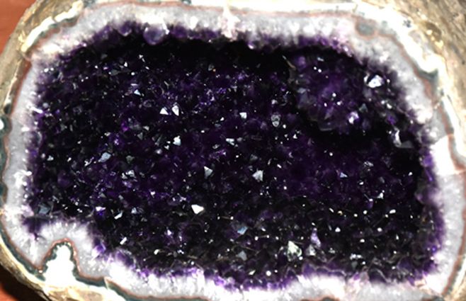 foto-intendencia-de-artigas-piedras-semipreciosas-amatista.jpg