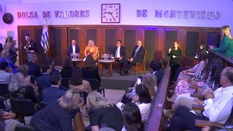 por la igualdad: toque de campana en la bolsa de valores para visibilizar la brecha de genero