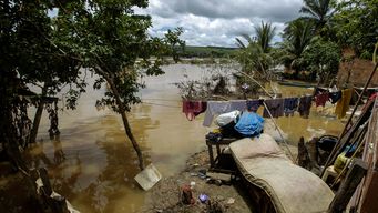 fuertes lluvias dejan miles de desplazados en brasil
