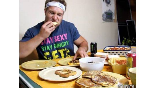 Recordman probó la dieta Phelps de 12.000 calorías