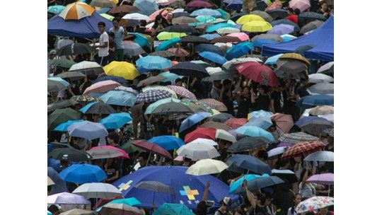 La protesta de los paraguas amenaza la economía de Hong Kong