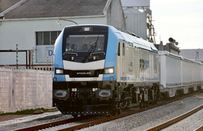 Tren con carga de UPM ingresó al puerto de Montevideo. Foto: Foco UY