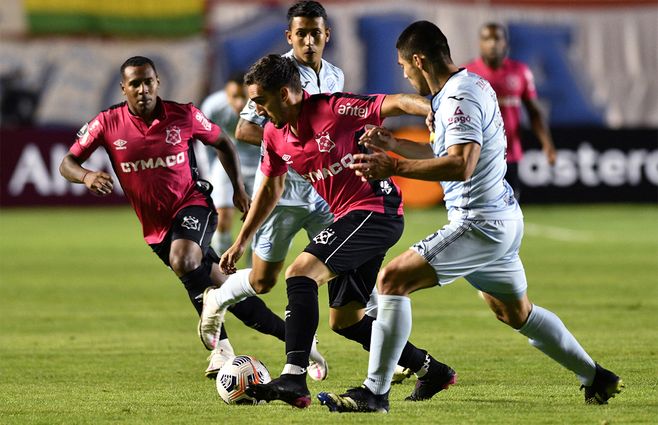 wanderers-bolivar-libertadores-afP.jpg