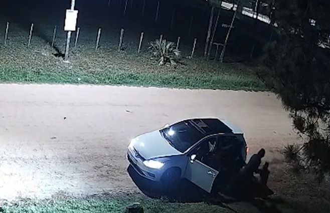 auto-robo-shangrilá-noche