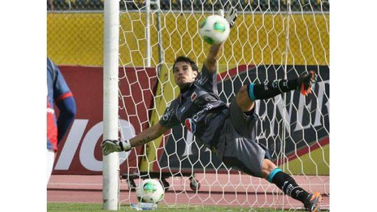 Fabián Carini, tuvo una noche negra: lo golearon y fue expulsado