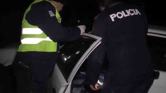 policia fue acuchillado por un delincuente en rocha; repelio el ataque y efectuo un tiro que impacto en el pecho