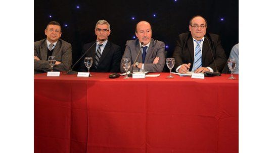 Clubes de la B al CTI: jugadores irían al seguro de paro en masa