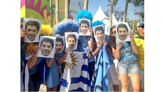 Uruguay se juega todo: entra Diego Forlán por Luis Suárez