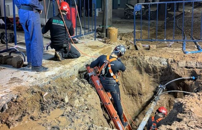 El túnel construido por los delincuentes en San Isidro, Buenos Aires, del que se sospecha participó el barrabrava de Nacional detenido en Montevideo. Foto: Policía de Buenos Aires.