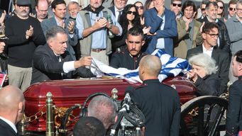 en fotos, el cortejo funebre del expresidente jose mujica, desde torre ejecutiva al palacio