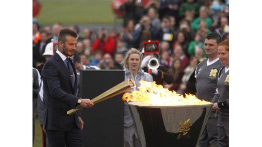 La llama olímpica llegó al Reino Unido, a 70 días de los Juegos