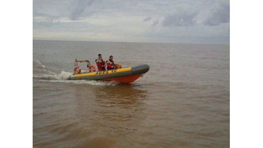 Buscan a un pescador desaparecido en aguas del Río Uruguay