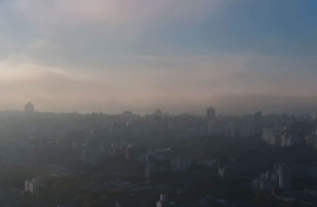 Visibilidad muy reducida por una espesa niebla este martes de mañana en casi todo el país