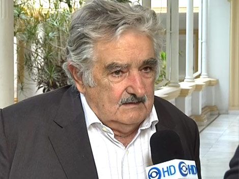 Mujica dijo que médicos deben ser como los policías y los jueces