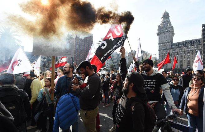 marcha educación dante fernandez foco uy (16).jpeg