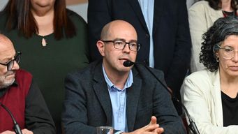 no hay absolutamente nada para ocultar, dijo danza sobre su situacion en asse; se tomo licencia de la revista del smu