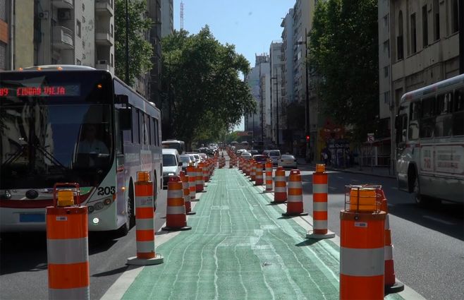 ciclovia-pintura-verde-18-de-julio.jpg