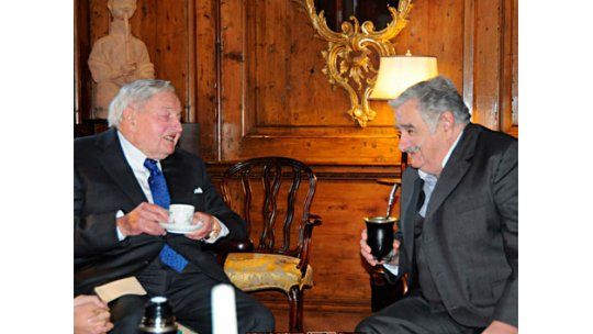 Mujica tomó mate con Rockefeller y hablaron de marihuana