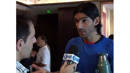 El Loco Abreu pide a periodistas que tengan “huevo” y den la cara