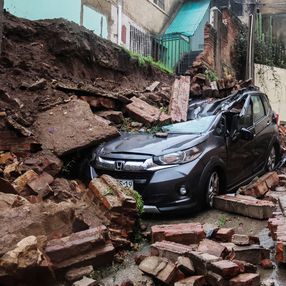 Foto: AFP. Desplazamiento de tierra en Viña del Mar, Chile, producto del fuerte temporal. Foto: AFP. Desplazamiento de tierra en Viña del Mar, Chile, producto del fuerte temporal.