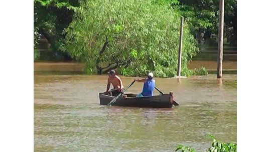Baja el río y desciende el número de evacuados en Artigas