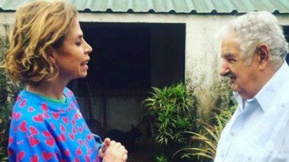 Ruiz de la Prada visitó a Mujica en su chacra de Rincón del Cerro.