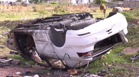 Foto: Subrayado. Vehículos abandonados en Boix y Merino, Malvín Norte.