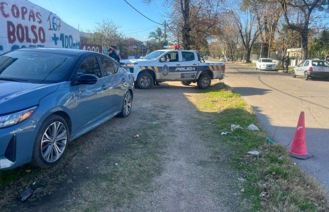 Foto: Guillermo Lorenzo, Subrayado. Escena del intento de rapiña, en Guanahani casi avenida Lezica.
