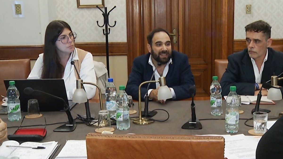 Habrá paro de tercerizados del Mides por atrasos salariales este viernes, tras asistir a comisión del Parlamento