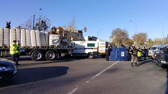 Accidente en Bulevar Artigas y general Flores.&nbsp; (Foto: Valeria de los Santos, periodista de Subrayado).