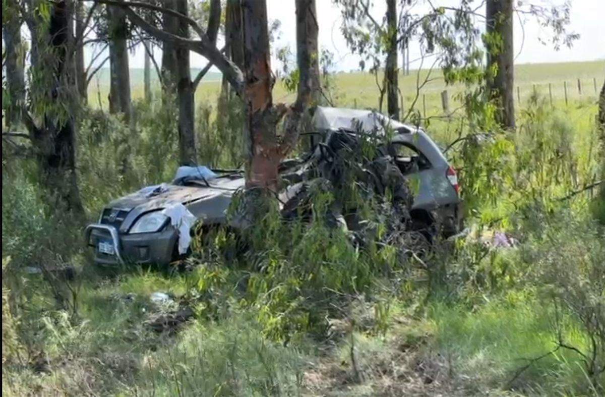 La camioneta del siniestro de tránsito en ruta 7. Foto: Silvia Techera, Subrayado. La camioneta del siniestro de tránsito en ruta 7. Foto: Silvia Techera, Subrayado.