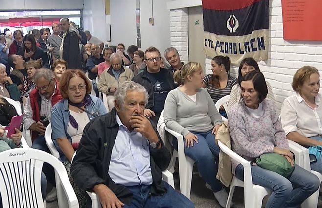 mujica-comité-de-base.jpg