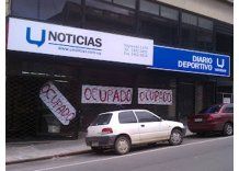 Trabajadores de UNoticias extienden ocupación a la imprenta