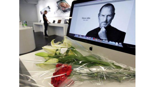 El mundo entero homenajea a Steve Jobs