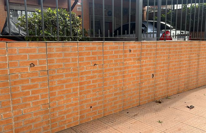 Foto: María Eugenia Scognamiglio, Subrayado. Una de las casas baleadas, en La Teja.