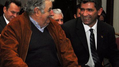 Mujica y Sendic durante la Apertura de la Ronda uruguay II para la exploración y producción de hidrocarburos en el año 2011.&nbsp;