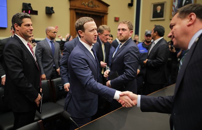 Zuckerberg-AFP-en-el-congreso.jpg