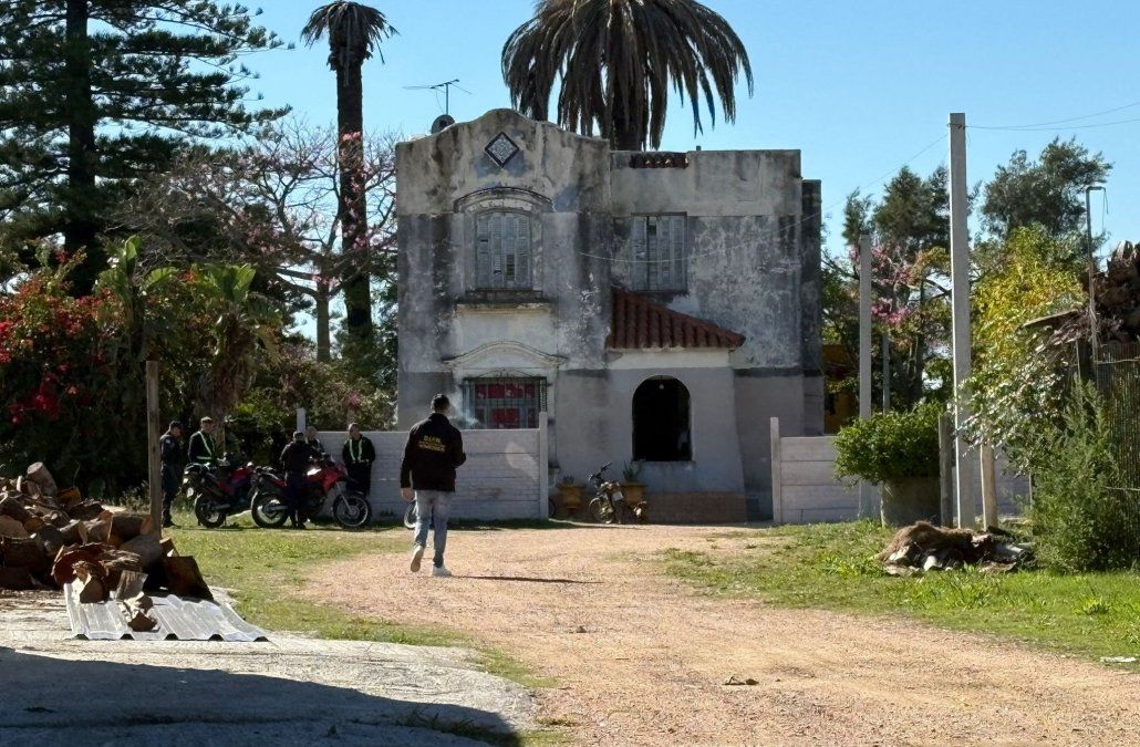 Foto: Mª. Eugenia Scognamiglio. Casona donde ocurrió el homicidio en José Belloni y Cno. Benito Berges. Foto: Mª. Eugenia Scognamiglio. Casona donde ocurrió el homicidio en José Belloni y Cno. Benito Berges.