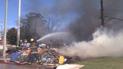 incendio en nuevo paris: la casa afectada tenia acumulacion de basura