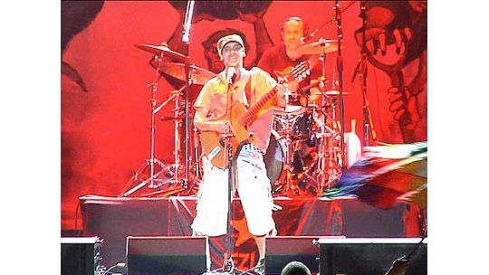 Así comenzó el recital de Manu Chao en el Festival Mastai
