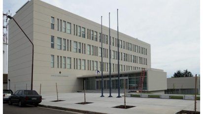 empleados de local de pagos detenidos por coordinar robos con rapineros